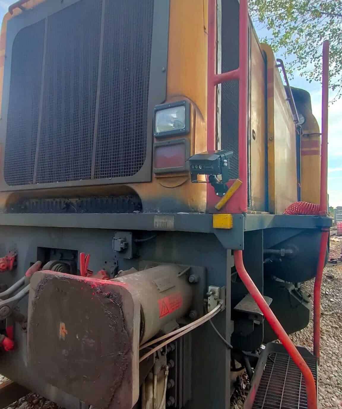 kiwieye-rotaie-ferrovia-kiwitron-sensori-sicurezza-anticollisione-e1717495726441